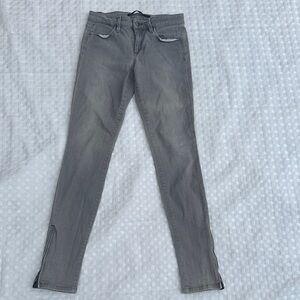 Joe’s Skinny Chelsea Jeans size 27